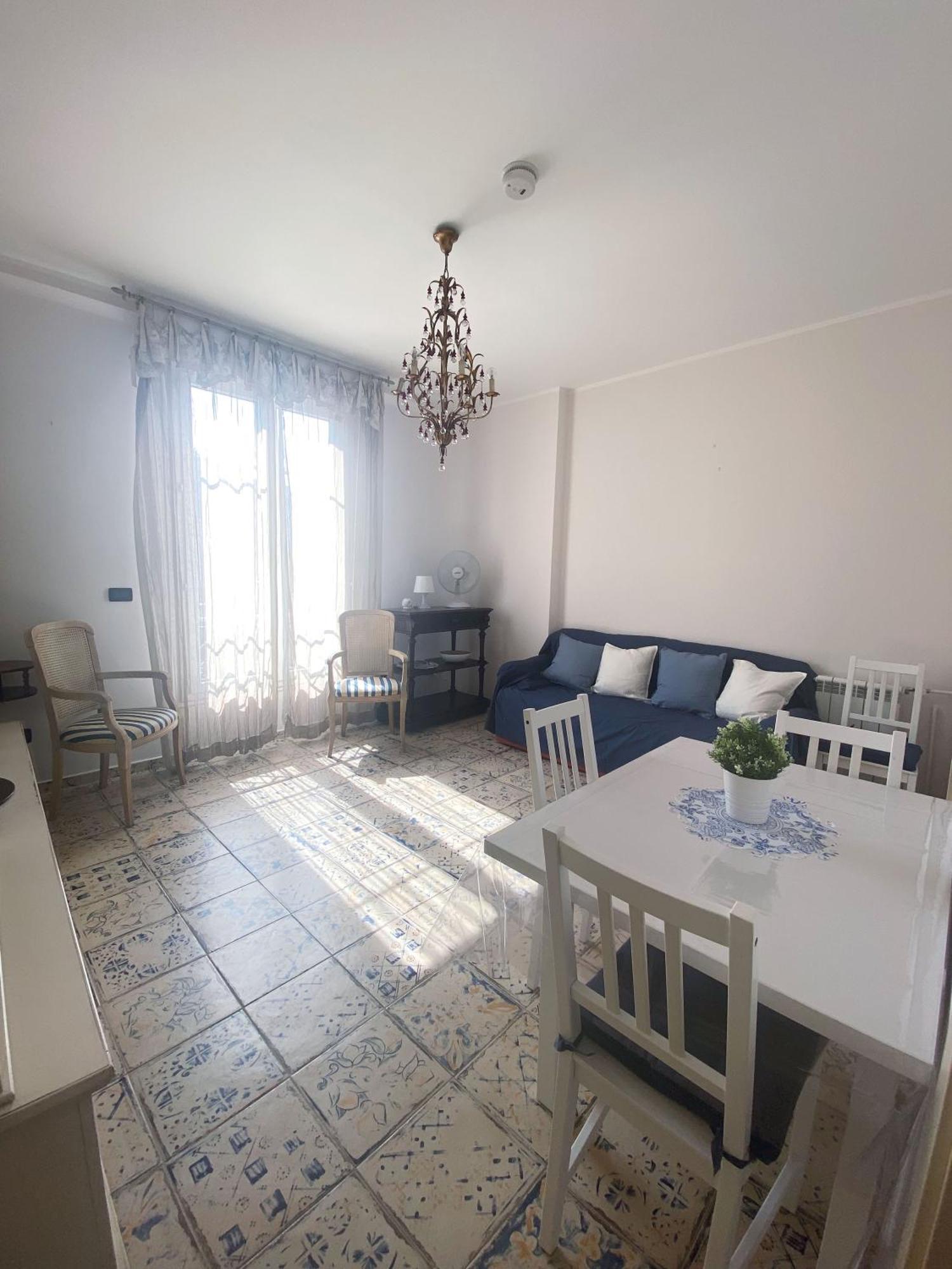 Beautiful Renovated Apartment ,Next To The Beach ! Air-C, Free Parking! Nice Exterior foto